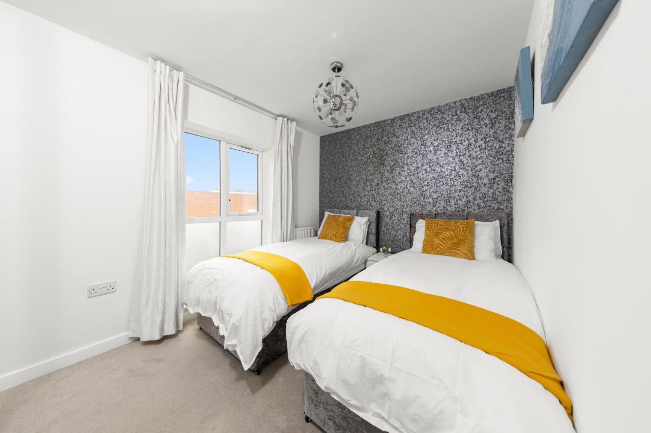 Royal House Wolverhampton - Perfect For Contractors & Large Groups Eksteriør billede