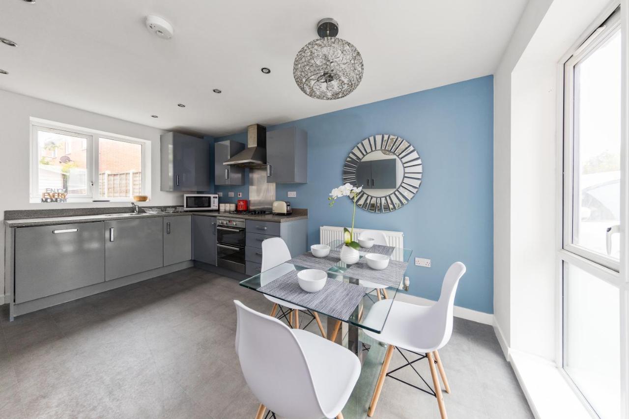Royal House Wolverhampton - Perfect For Contractors & Large Groups Eksteriør billede